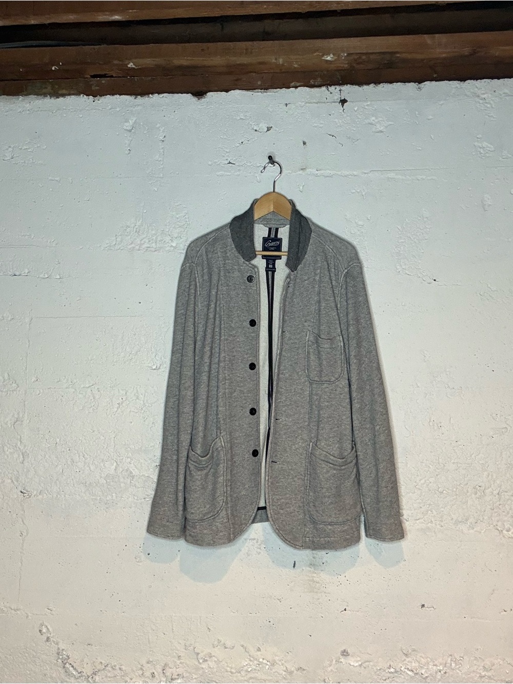 Grayers Men’s Gray Lightweight Button-Up Shirt Jacket with Dark Collar